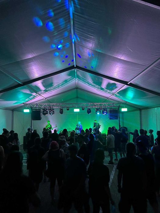 Inchiriez echip audio,lumini,led,scena pentru spectacole,conferinte