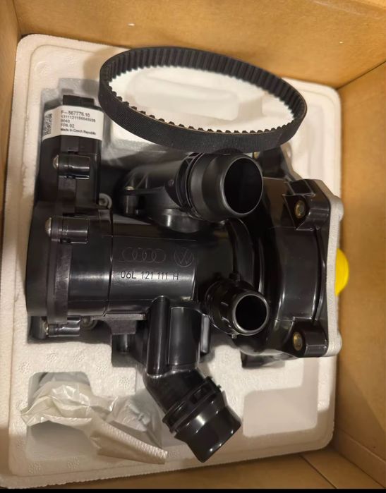 Pompa Apa Carcasa Termostat Racire Vw Audi A3 A4 A5 1.8 2.0i Benzina
