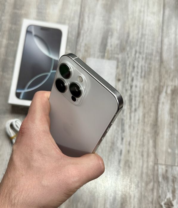 Iphone 16 Pro Max 256 GB - 100 % Battery White