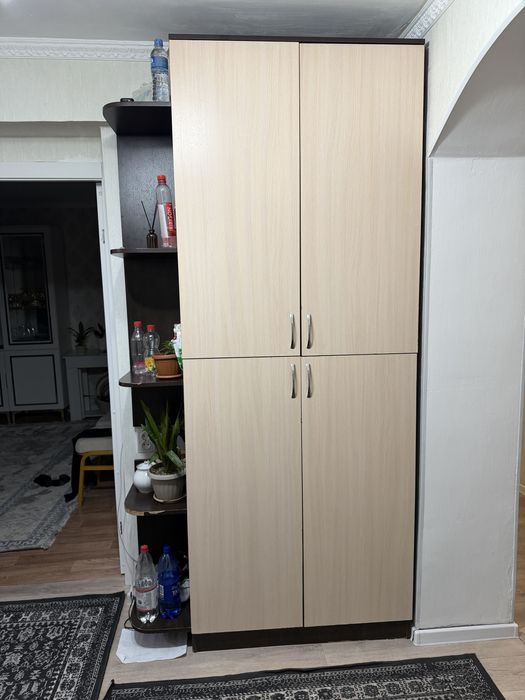 Шкаф б/у с открытыми полками сбоку