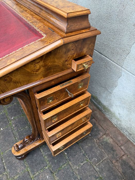 Старинни писалища