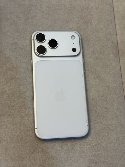 Продам iphone 17 pro max 512 гб