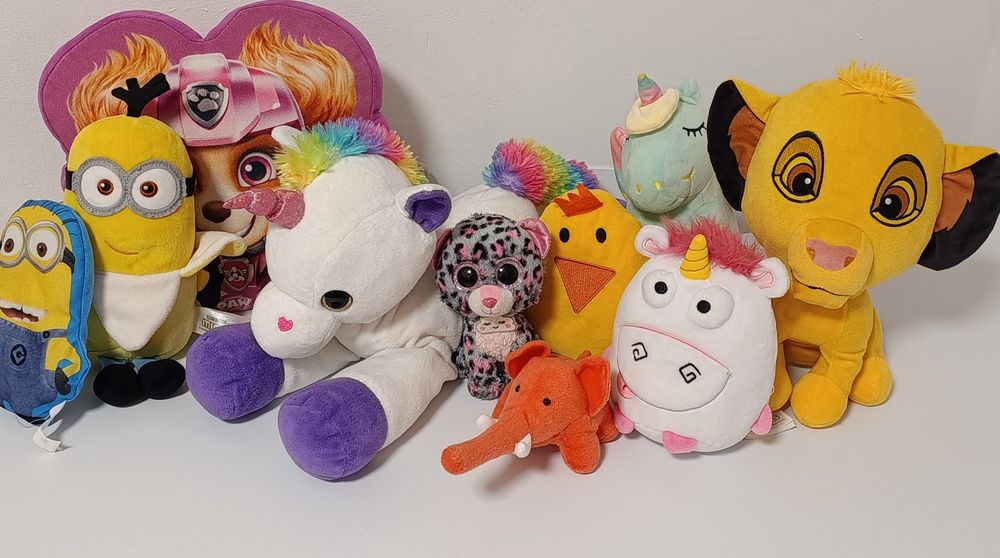 Vând jucării la lot