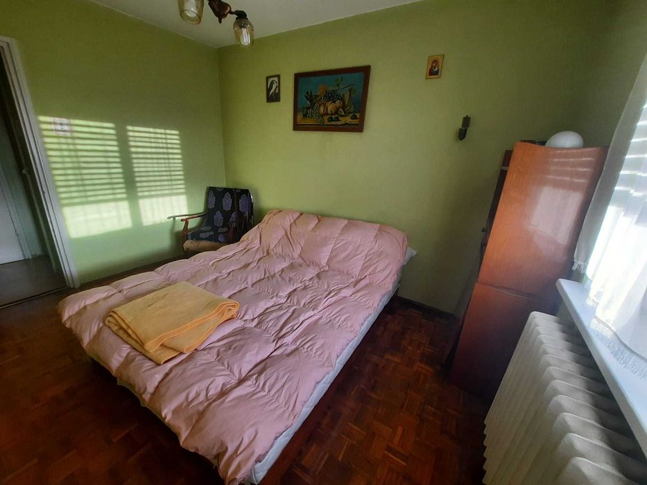 Apartament 3 camere, Strand I