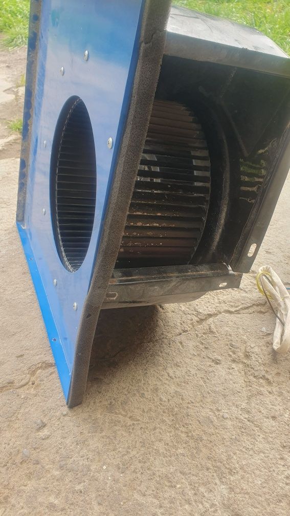 Ventilator industrial la 220v stare foarte bună de funcționare calitat