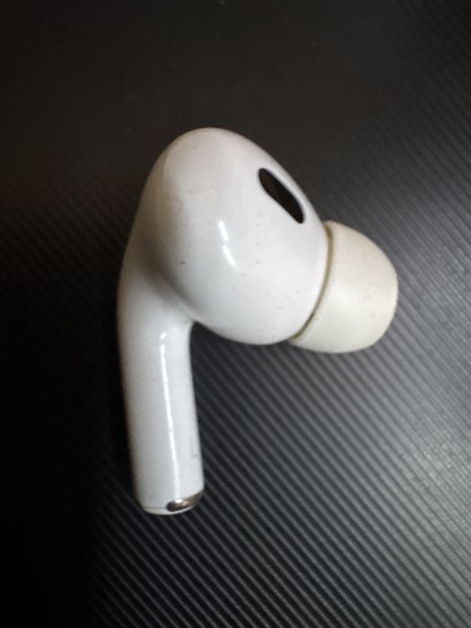 Airpods pro 2 левый наушник A2698 lightning