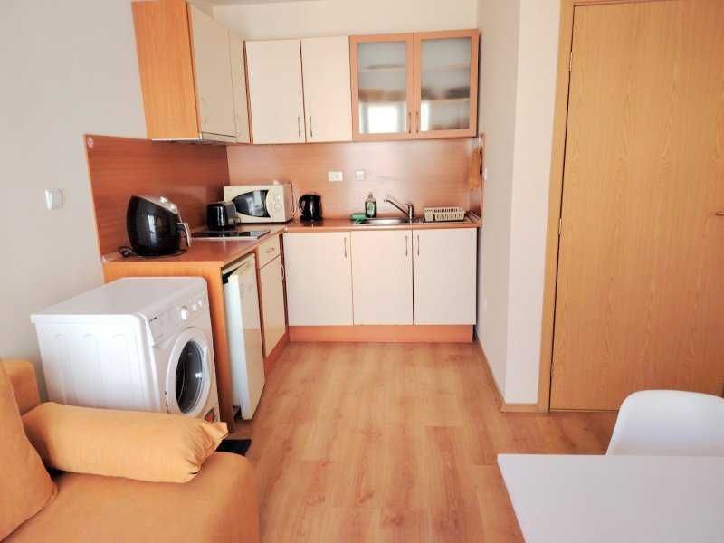 Дава се под наем Ателие в к.к. Слънчев бряг - 46 кв.м за 500 € - Снимка #2