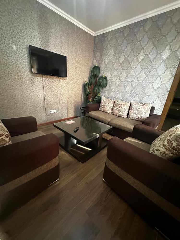 Продается диван с креслом в комплекте