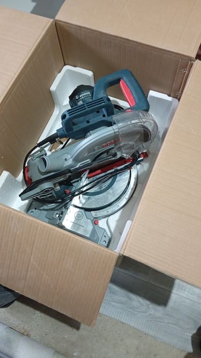 Торцовочная пила  БОШ.