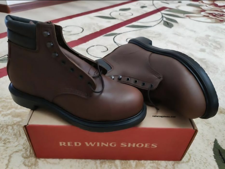 Продам спец обувь Red wings