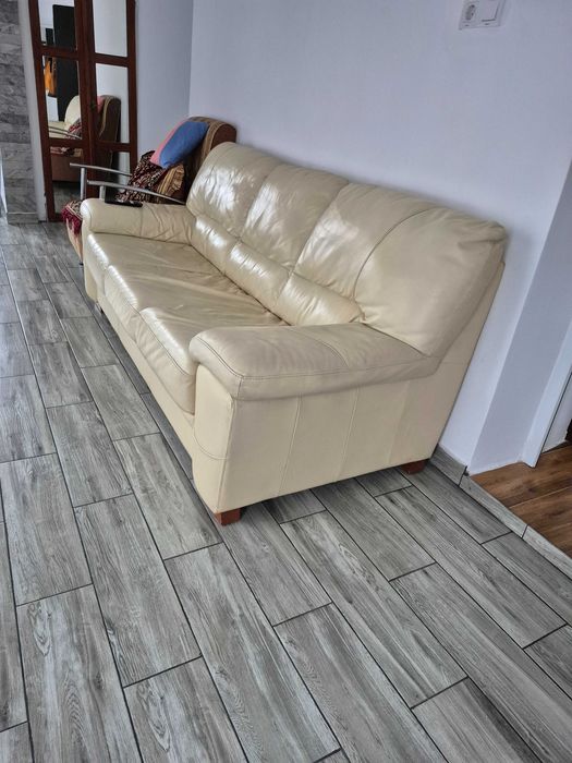 Vand canapea de piele