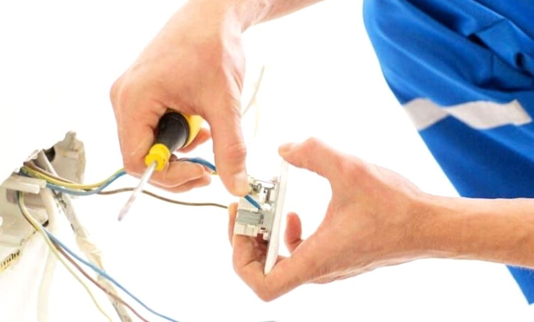 Electrician autorizat experiență electricitate preț mic