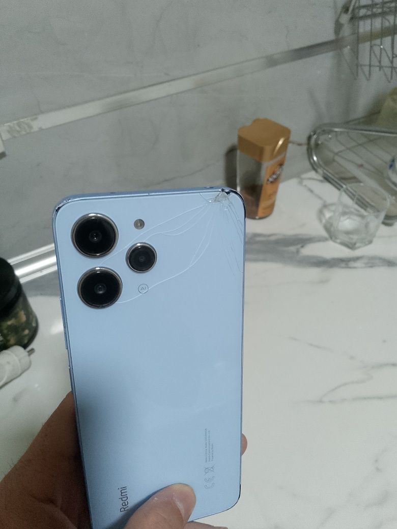 Продаю телефон redmi 12 6/128