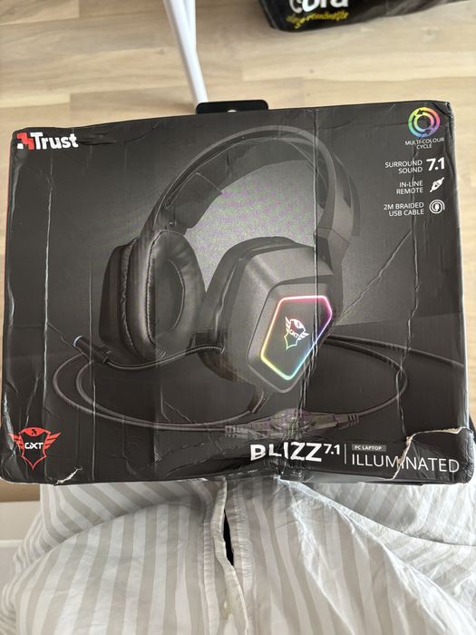 Casti cu microfon Trust GXT 450 Blizz RGB 7.1 Surround Gaming, negru