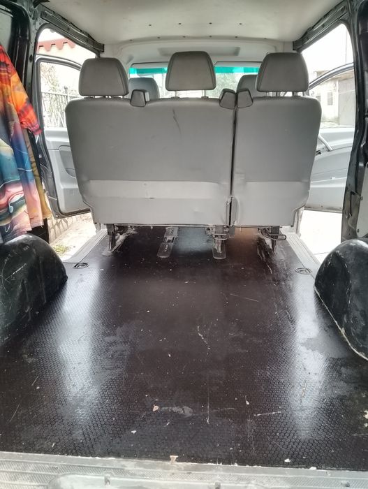 Продавам Мерцедес вито