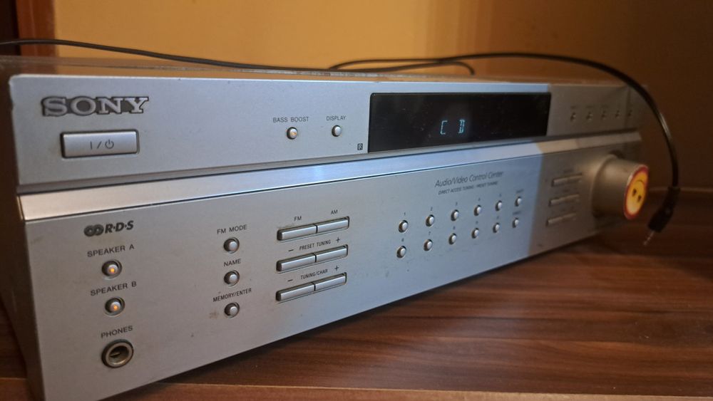 Vand statie amplificare/tuner Sony 200w,4 iesiri