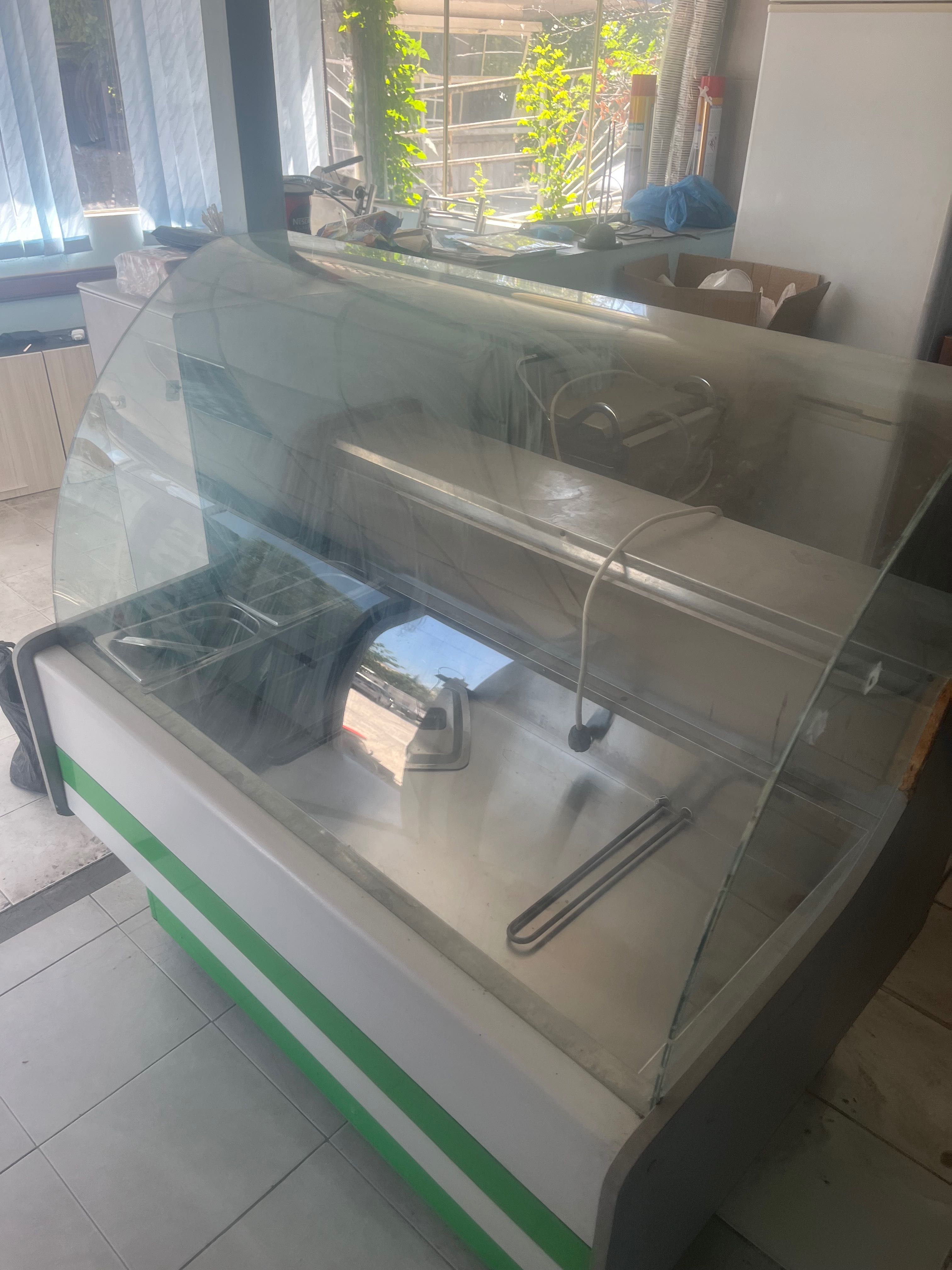 Продавам витрини
