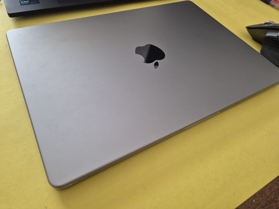 Macbook Pro M1, 14 inch, 16 GB RAM stare excelenta