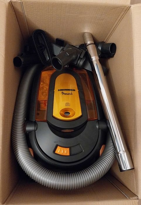 Aspirator fara sac Heinner Monarch HVC-V800BK, 800W