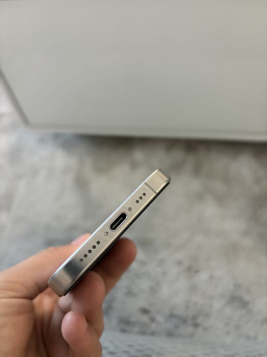 Iphone 16 pro 256 gb white