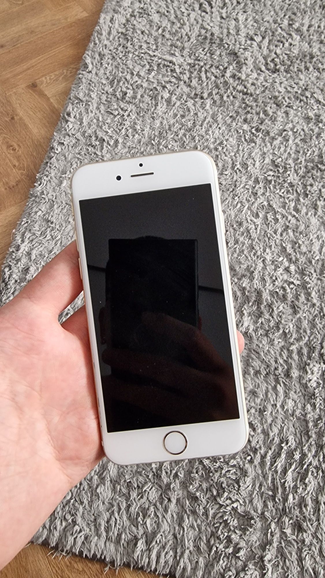 Продается IPhone 6