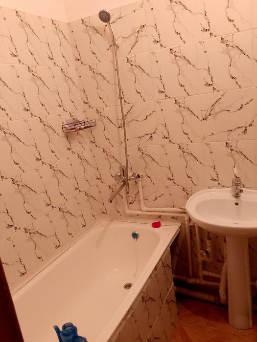 3 хонали 4этаж квартира сотилади угловой  38 900$ Шербуддин