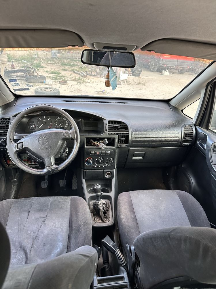 Opel Zafira 2.0 DTI 82 к.с на части работещ мотор и скорости