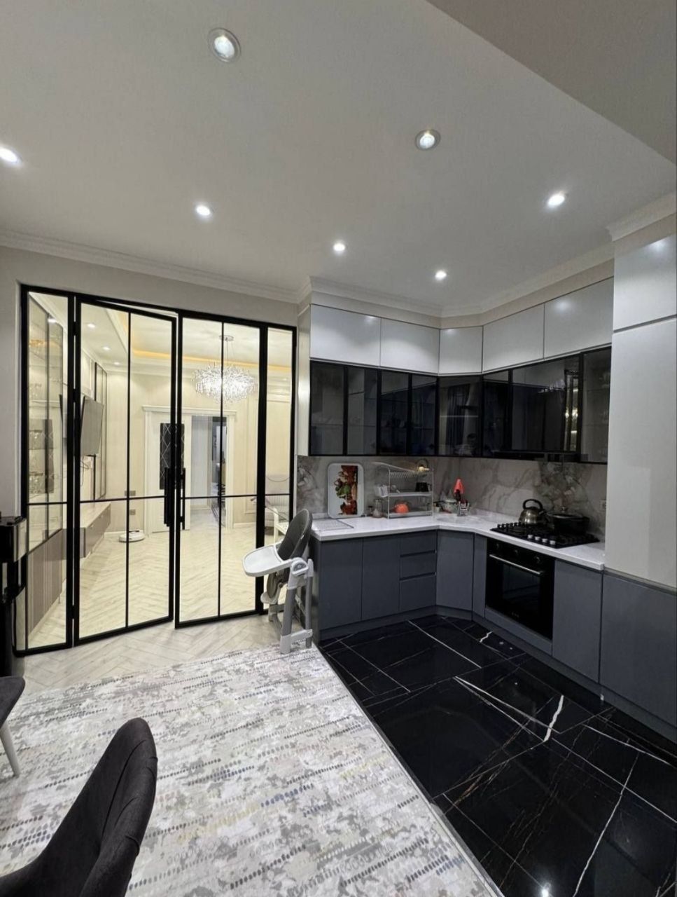 Продажа паркенсткая улица М-Улугбек район 4х ком. 106 кв.м