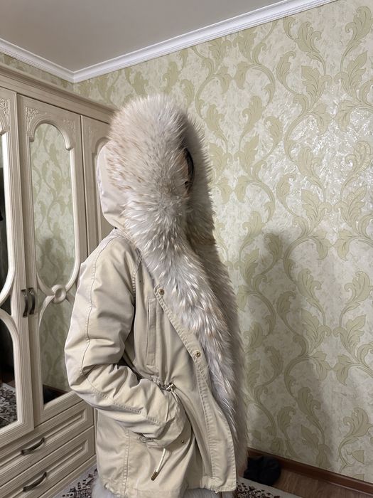 Продам верхнюю одежду женскую