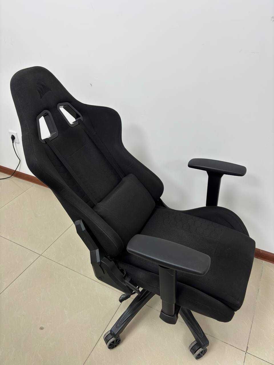 Б/У Игровое компьютерное кресло CORSAIR TC100 RELAXED