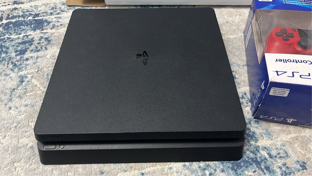 PlayStation 4 SlimBox