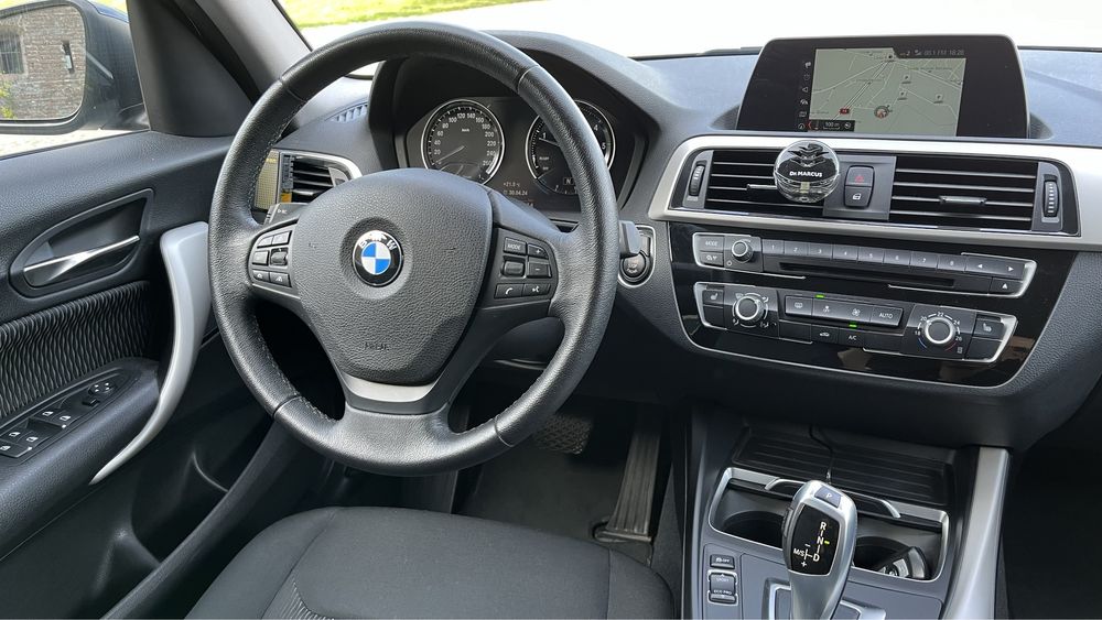 BMW Seria 1 120D an 2018 cutie automata stare perfecta