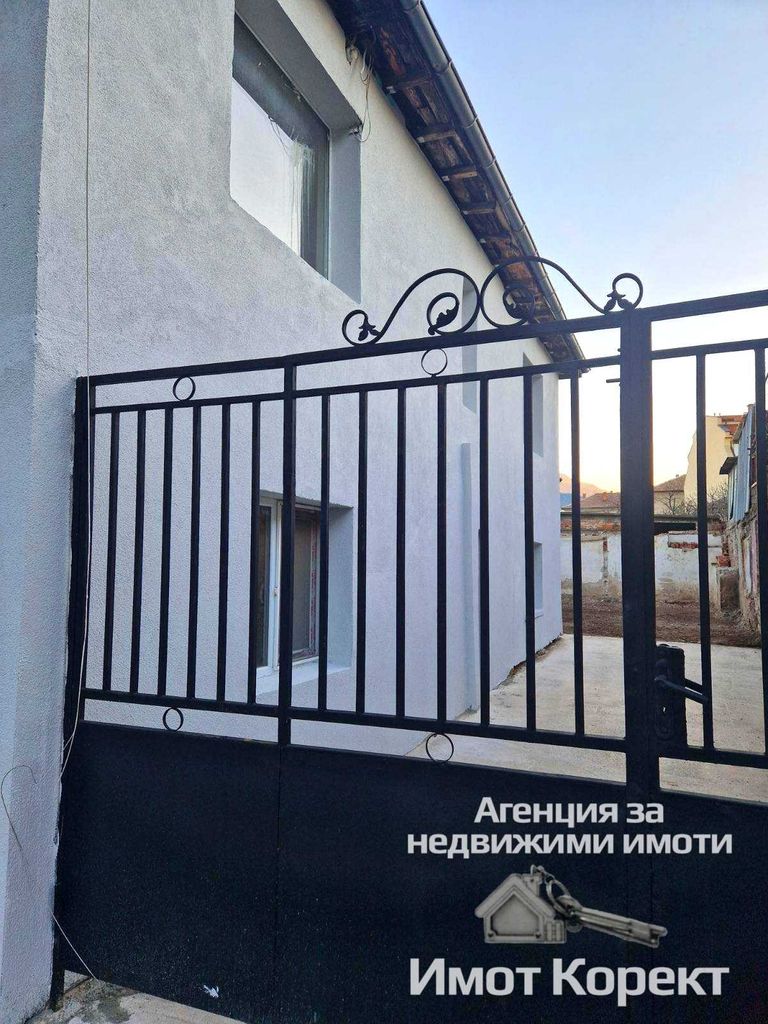 Продава се Къща в Асеновград - 85 кв.м за 1122 €/кв.м - Снимка #1