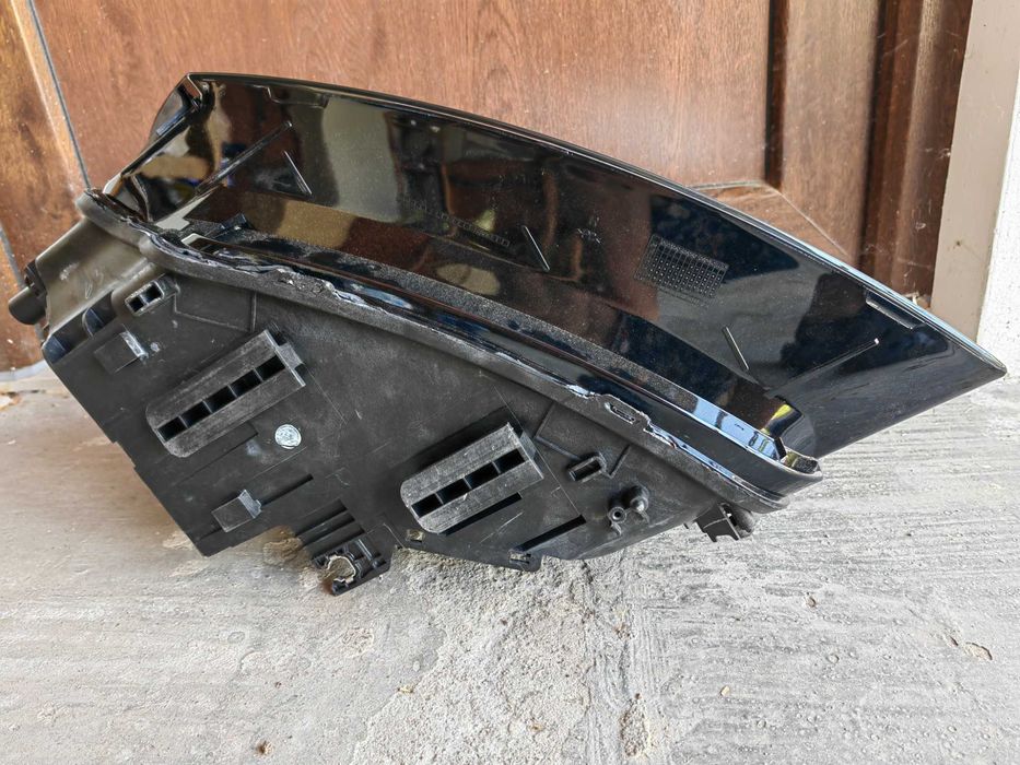 Фар Audi Q5 Bi-Xenon LED  десен / Фар Ауди Кю5 ксенон Оригинален