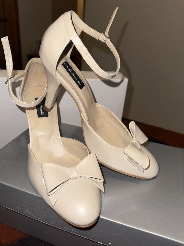 Pantofi cu toc noi, marimea 36