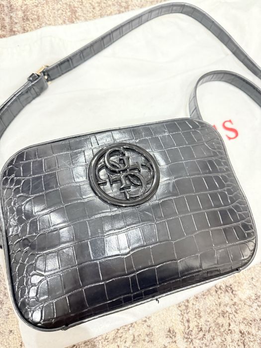 Чанта Guess черен цвят