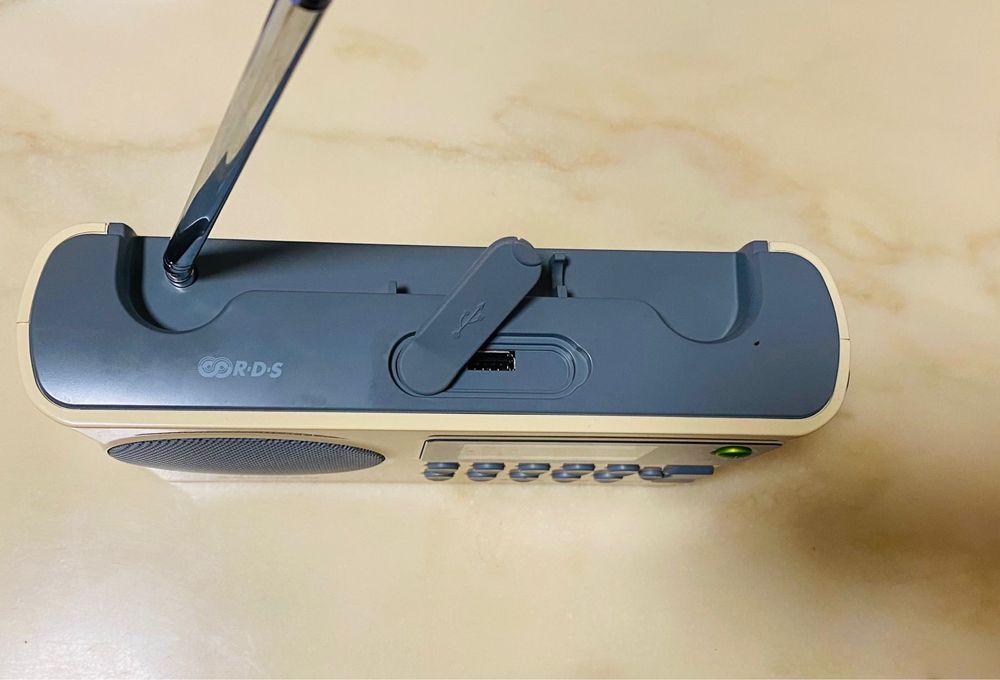 Sangean WFR-28 radio wi-fi internet stick usb
