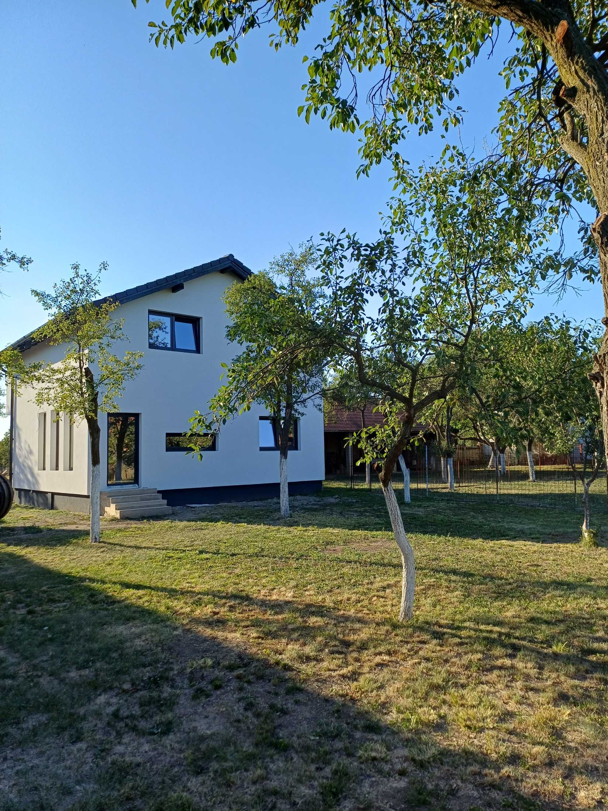 Vila noua direct de la proprietari eficienta energetic, panouri solare