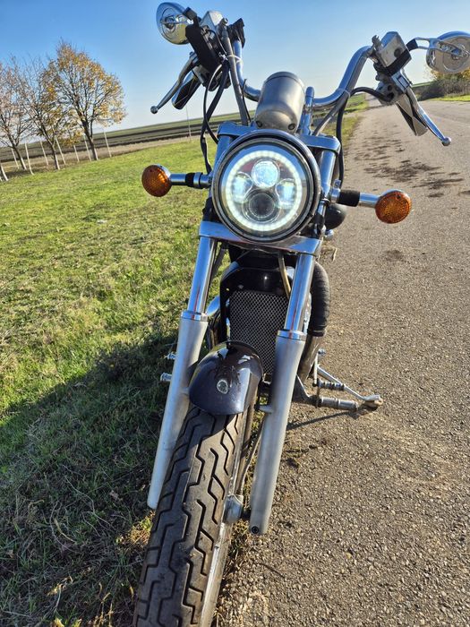 Suzuki Intruder VS 800