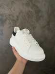 Adidași Alexander McQueen