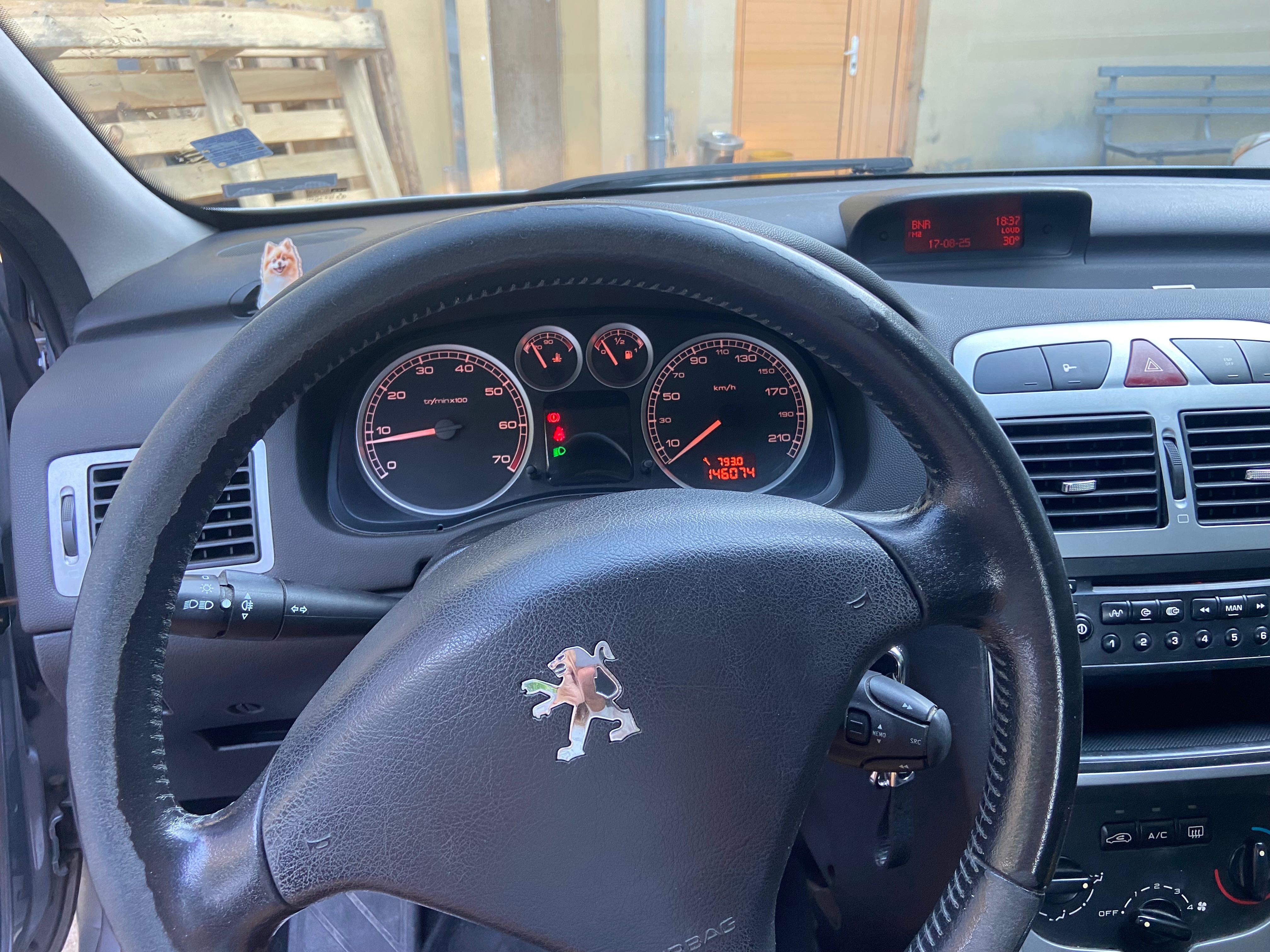 Продавам Пежо 307 - 2004г.