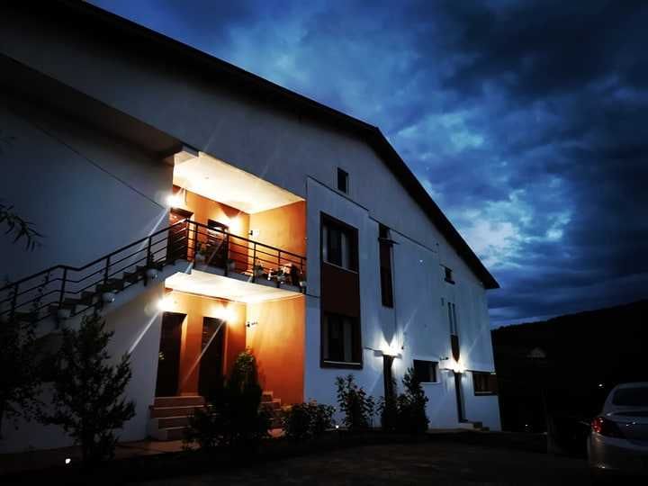 Pensiune cu piscina privata – inchiriere integral