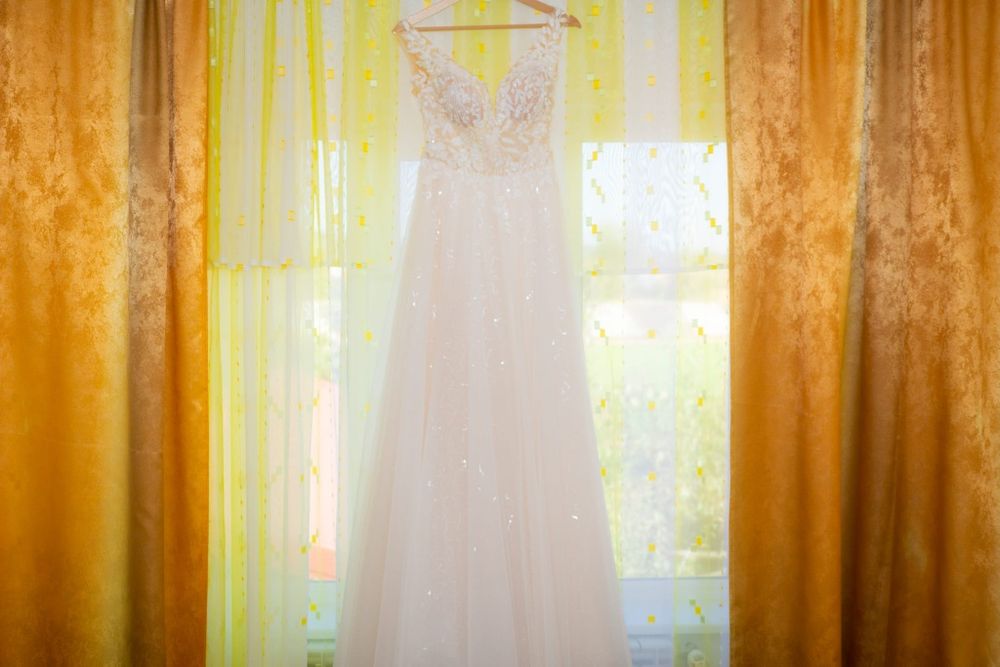 Vând rochie mireasă, în stare buna, mărimea s,