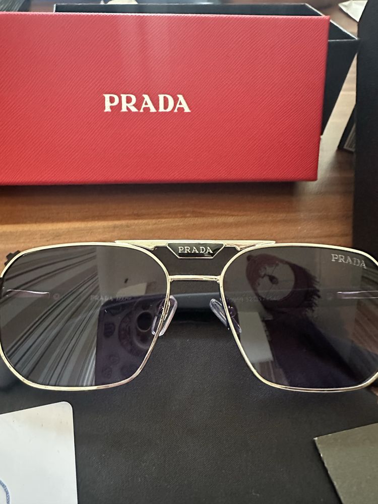 Ochelari de soare prada