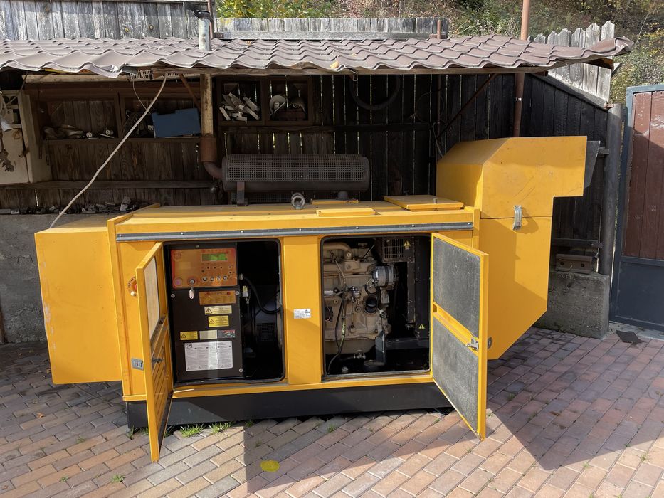 Generator curent electric trifazat