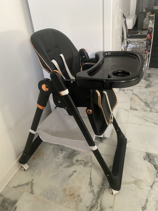 Măsuță bebe , folosita 2 luni !