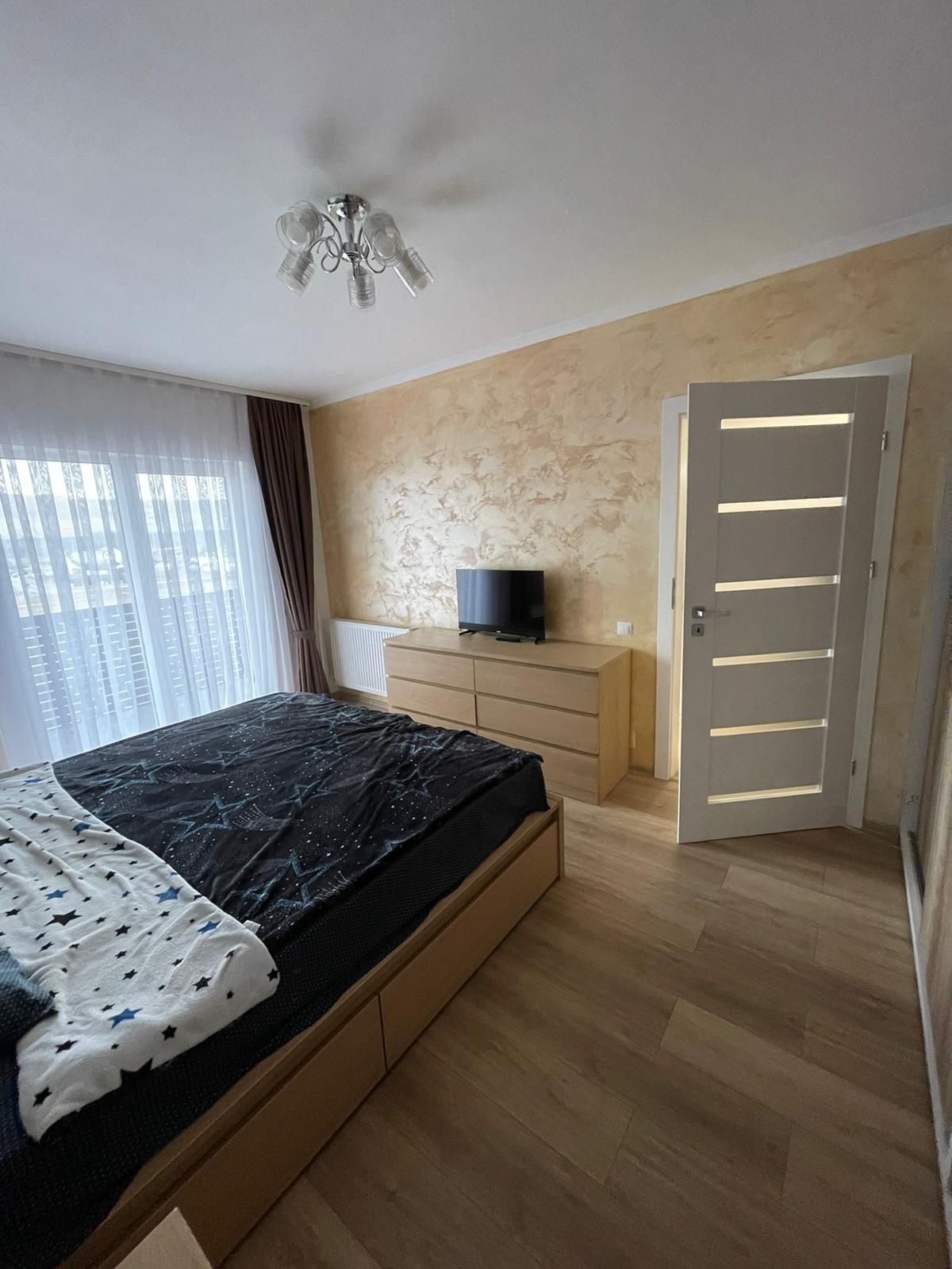 Închiriez apartament 2 camere Floresti