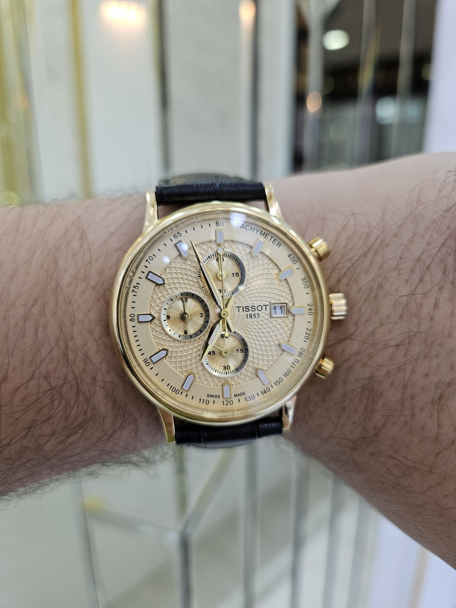 Продам золотые часы Tissot 750 пробы