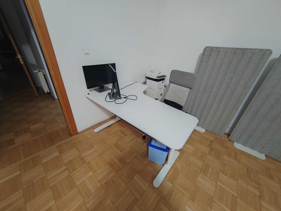 Vand birouri  BEKANT IKEA / Panouri Despartitoare