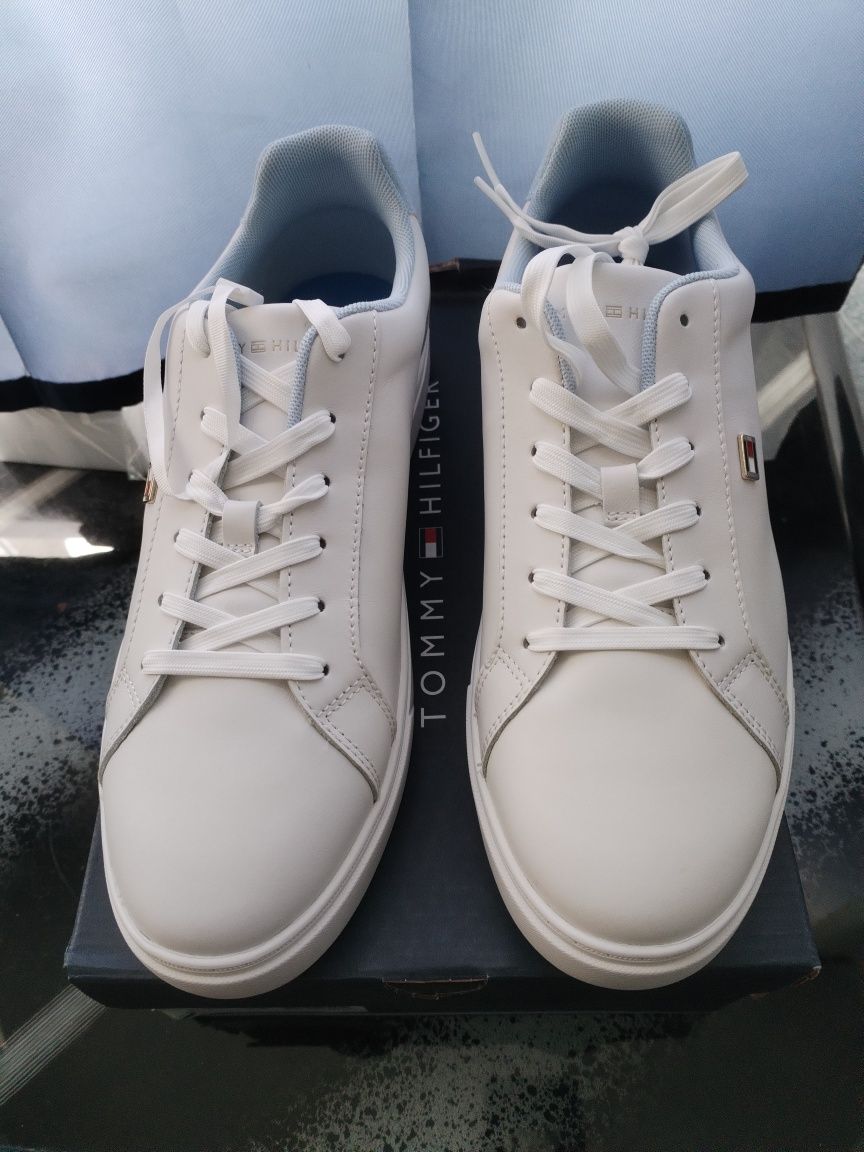 Tommy Hilfiger 42 номер 27см.